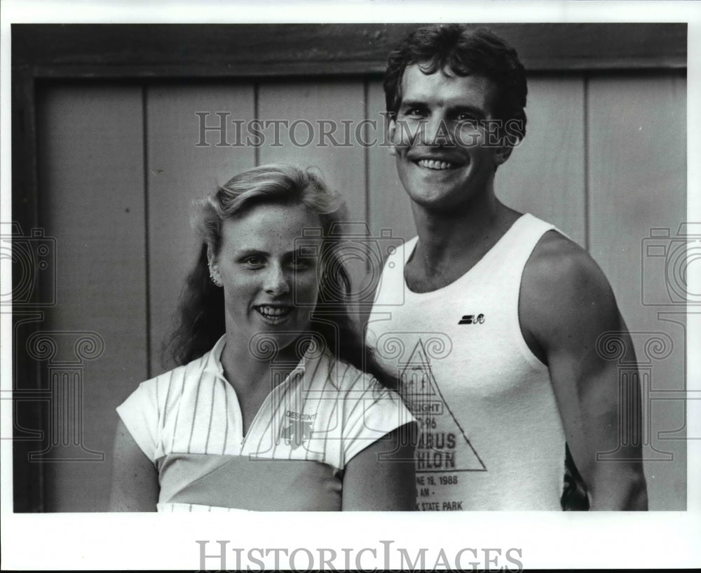1988 Press Photo Triathlon Bikers-Leslie Elia and Scott McGill - cvb54610 - Historic Images