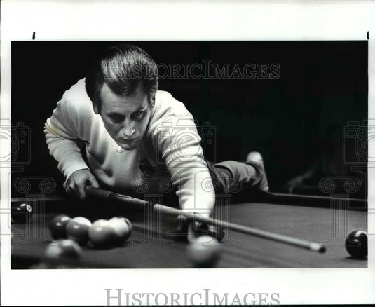 1988 Press Photo Mark Marye during a hard workout a Mahalls lanes - cvb54649 - Historic Images