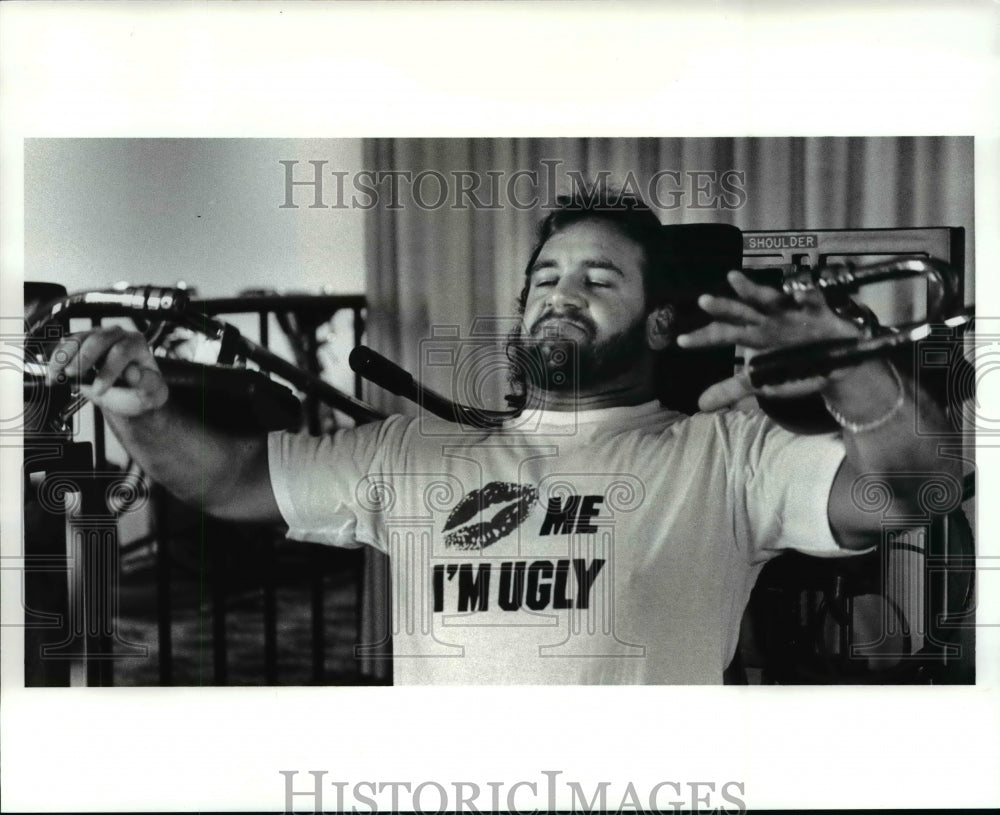 1988 Press Photo Bob Golic-sclerosis society chairman - cvb54769 - Historic Images