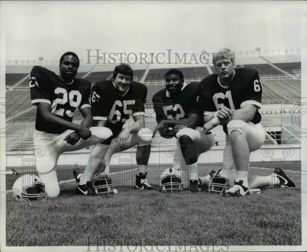 1982 Press Photo Cleveland Ohio Football players - cvb54788 - Historic Images