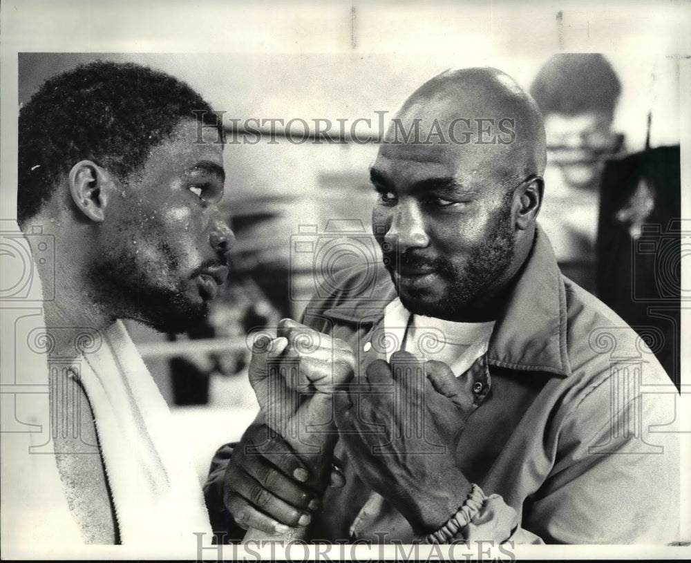 1985 Press Photo Ernie Shavers at Training Camp - cvb54810 - Historic Images