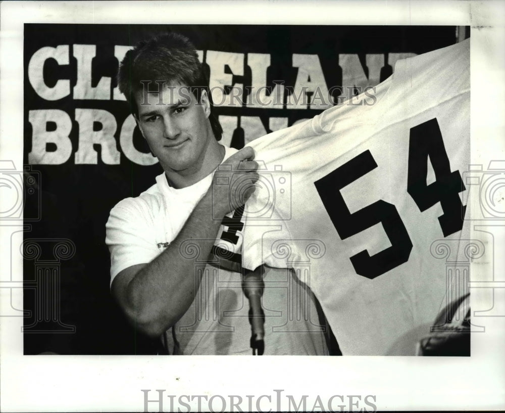 1987 Press Photo Mike Junkin of the Browns football - cvb54941 - Historic Images