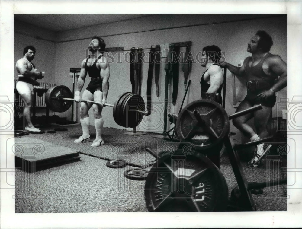 Press Photo New lifter Mike Rydell of Rocky River - cvb55112 - Historic Images