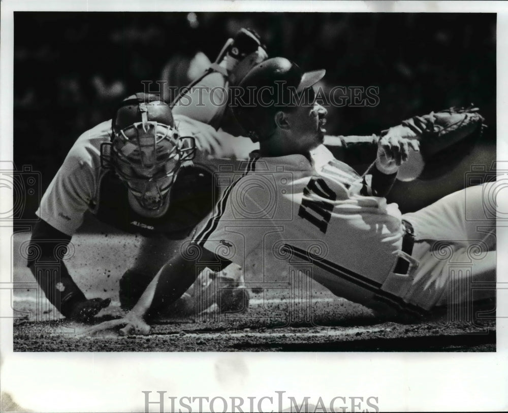 1989 Press Photo Felix Fermin is sweep tagged by David Valle - cvb55128 - Historic Images