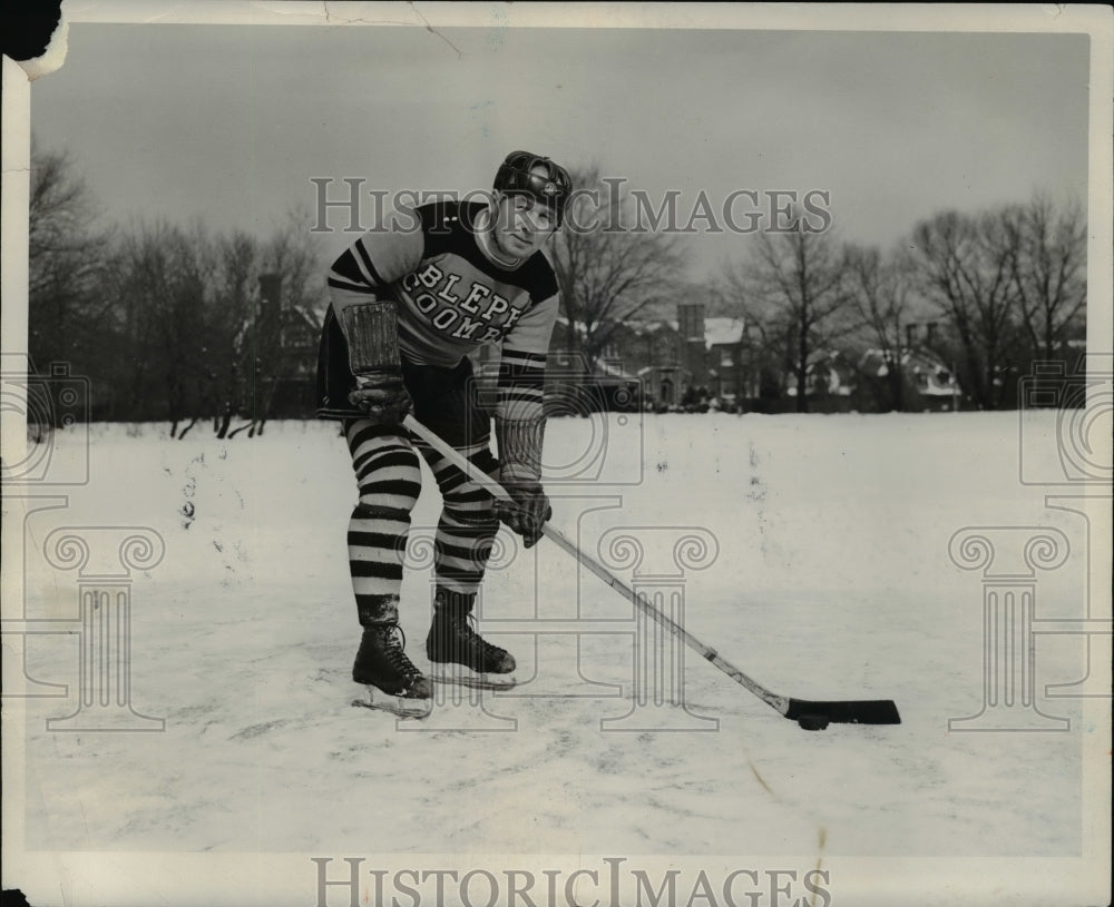 1941 Press Photo Hockey player-Earle Miller - cvb55228 - Historic Images