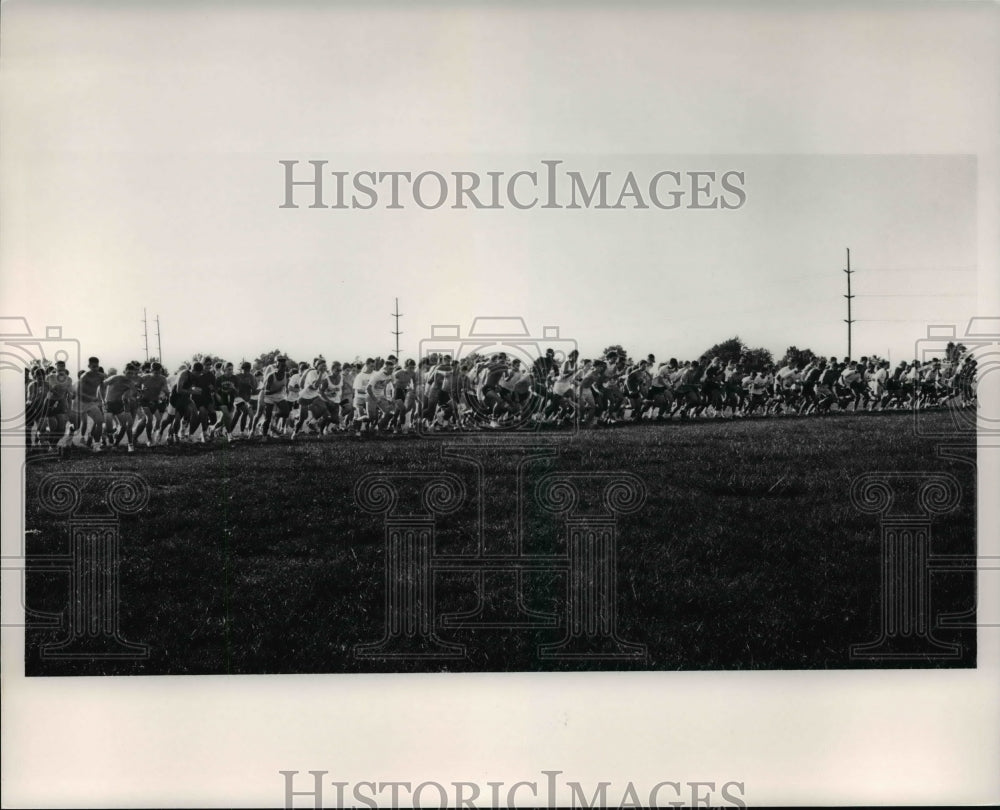 1991 Press Photo Start of the 5k Santarelli memorial run - cvb55316 - Historic Images