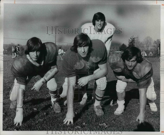 1975  Berkshire Badgers football players-Historic Images
