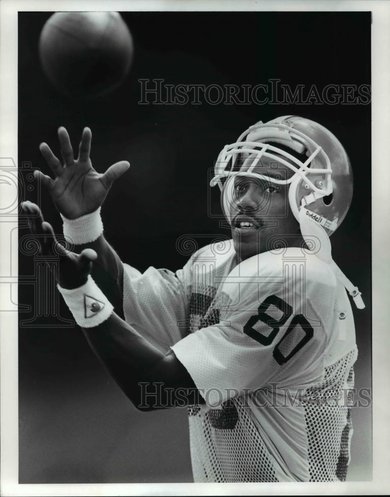 1987 Press Photo Terry Greer during a pass catching drill - cvb55468 - Historic Images