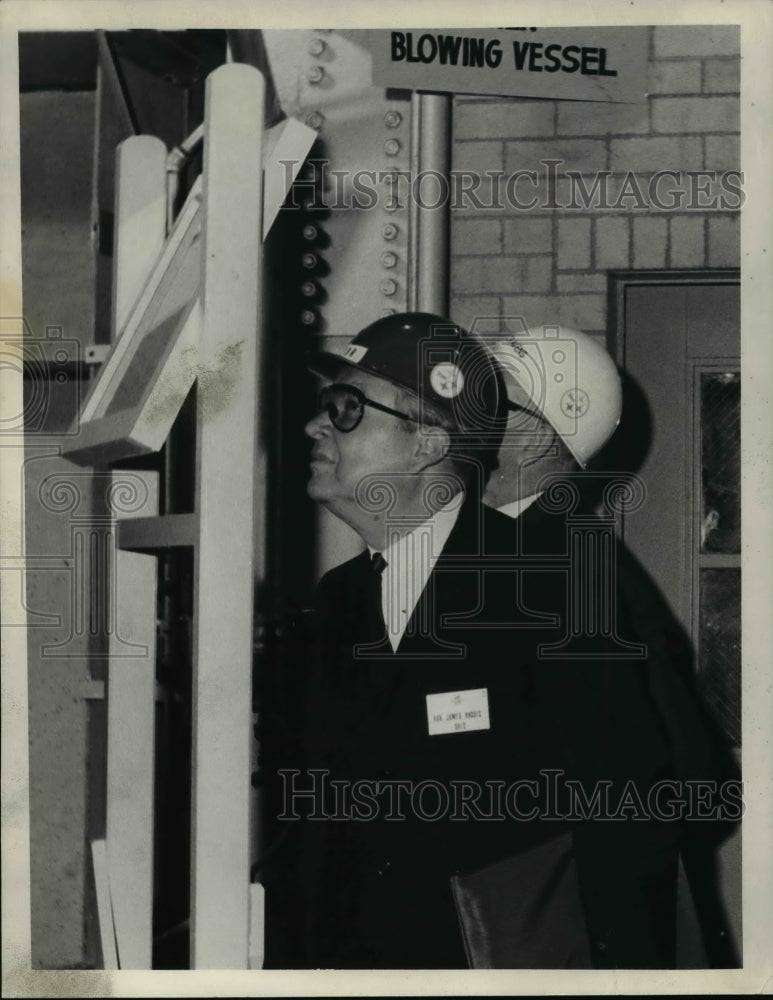 1994 Press Photo Governor James Rhodes - cvb55534 - Historic Images