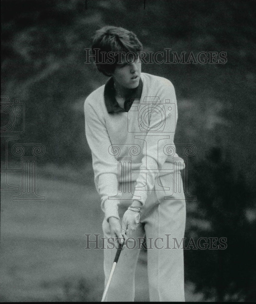 Press Photo Getting ready to hit the ball - cvb55648 - Historic Images