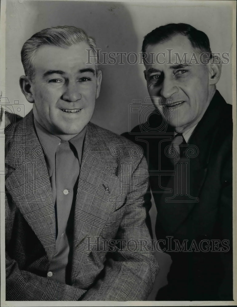 1947 Press Photo L-R: Johnny Vieough and Carl Carlson, Golden Gloves Training Bo - Historic Images