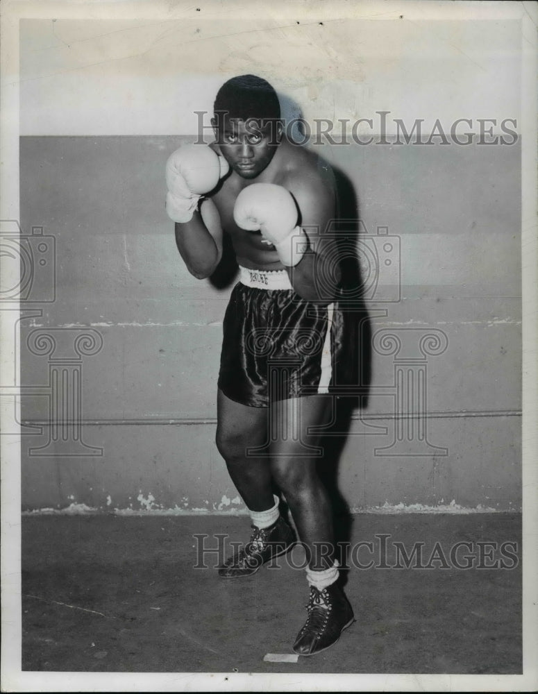 1957 Press Photo Willie Kimble, Golde Glove - cvb56220 - Historic Images
