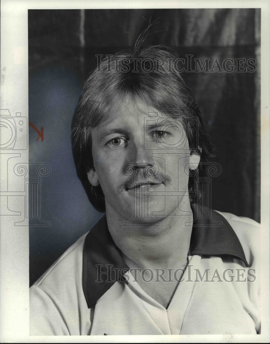 1981 Press Photo George Dewsnip with Cleveland Force soccer team - cvb56253 - Historic Images