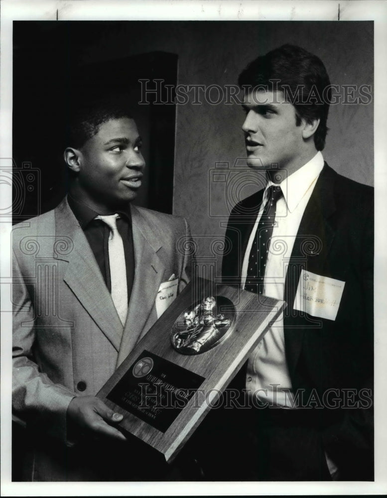 1987 Press Photo Chris Williams St Edwards High gets Cleveland Touchdown Award.- Historic Images