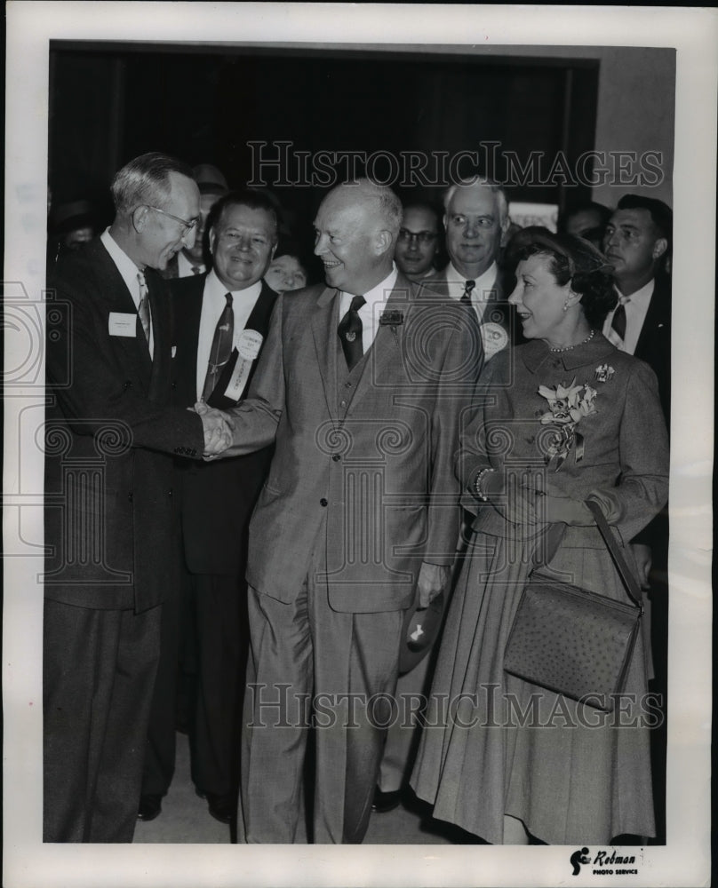 1956 Press Photo: Dwight D. Eisenhower hosted by Cleveland Hotel-Historic Images