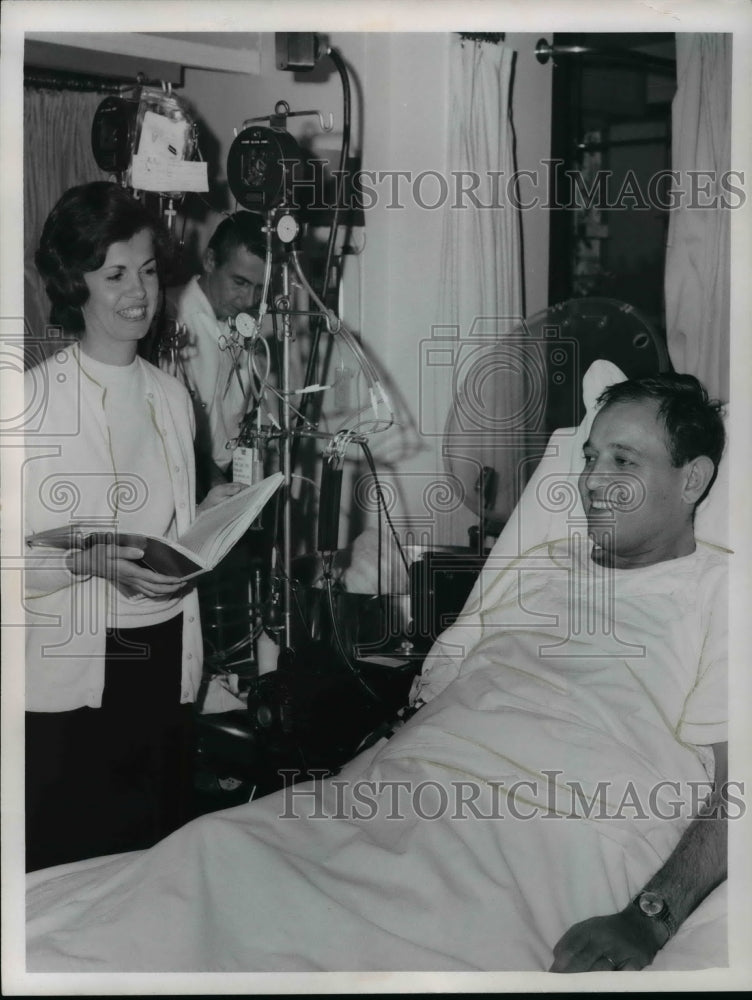 1967 Press PhotoArtificial kidney for her husband was acquired by Mrs. Zalantino-Historic Images