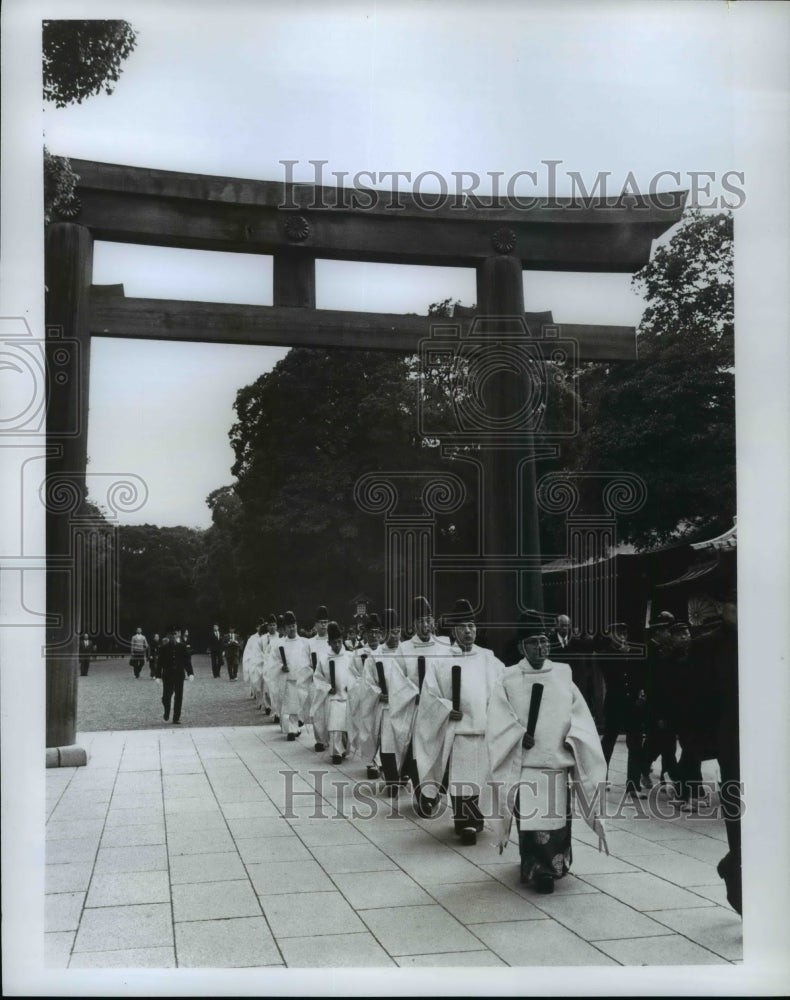 Press Photo The Meiji Shrine in Tokyo, Japan is the site of an annual festival - Historic Images