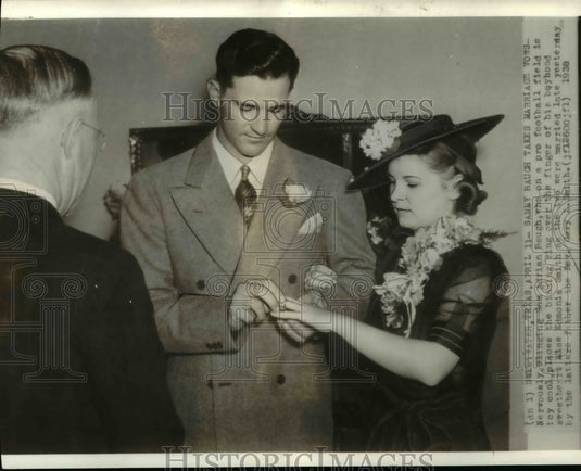 1938 Press Photo Sammy Baugh and Miss Edmonia Smith's marriage - cvb56874 - Historic Images