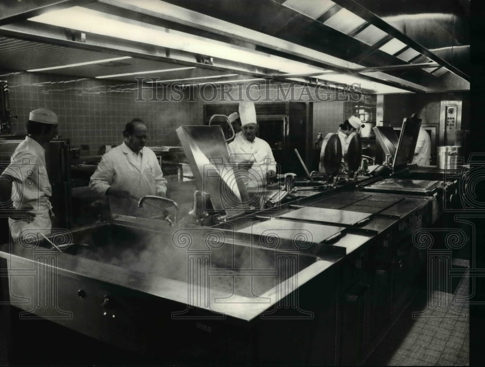 Press Photo Part of the kitchen in the Olympics center - cvb57039 - Historic Images