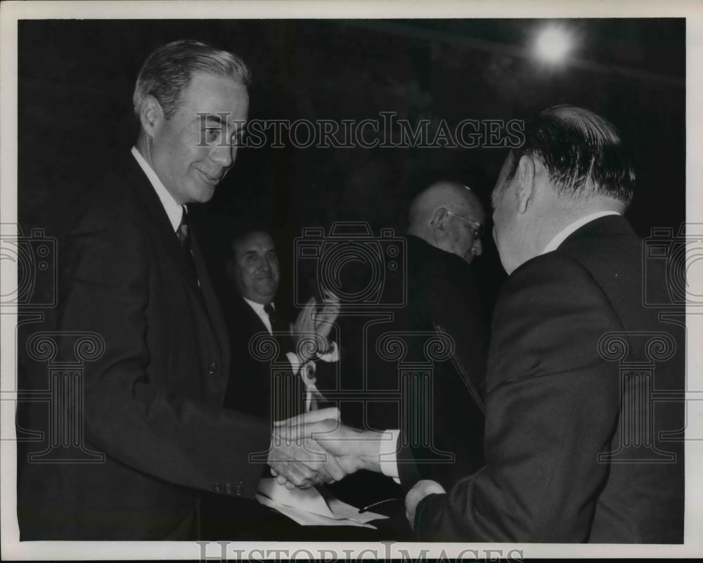 1964 Press Photo On the left- Governor William Scranton, Pa - cvb57094-Historic Images