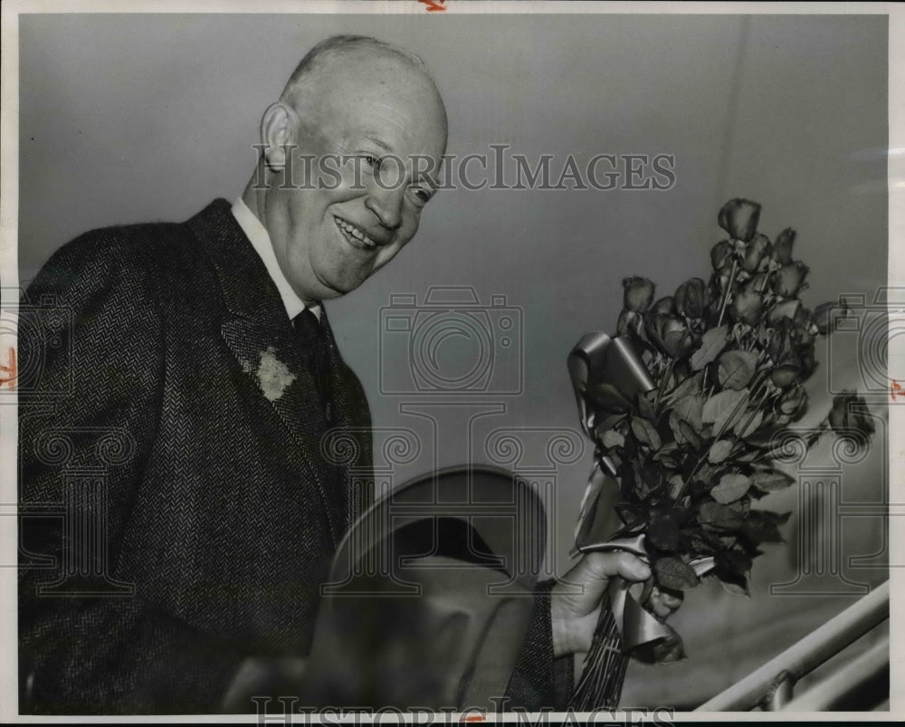 1954 Press Photo President Eisenhower in Cleveland - cvb57180-Historic Images