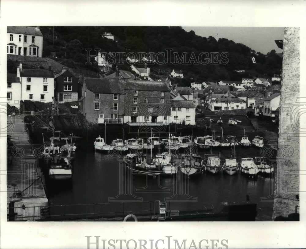 Press Photo View of Polperro Harbor in Cornwall, England - cvb57596 - Historic Images