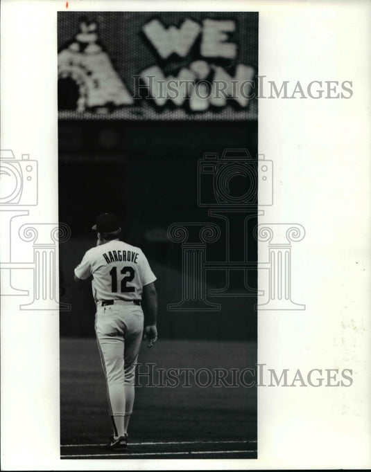 Press Photo New Indians' Manager Mike Hargrove Walks Out On To Field - Historic Images
