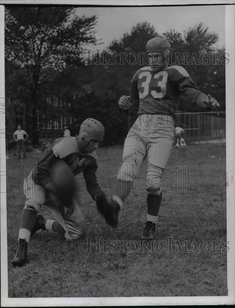 1941 Press Photo Milt Simington, placekicking star from U. of Arkansas - Historic Images