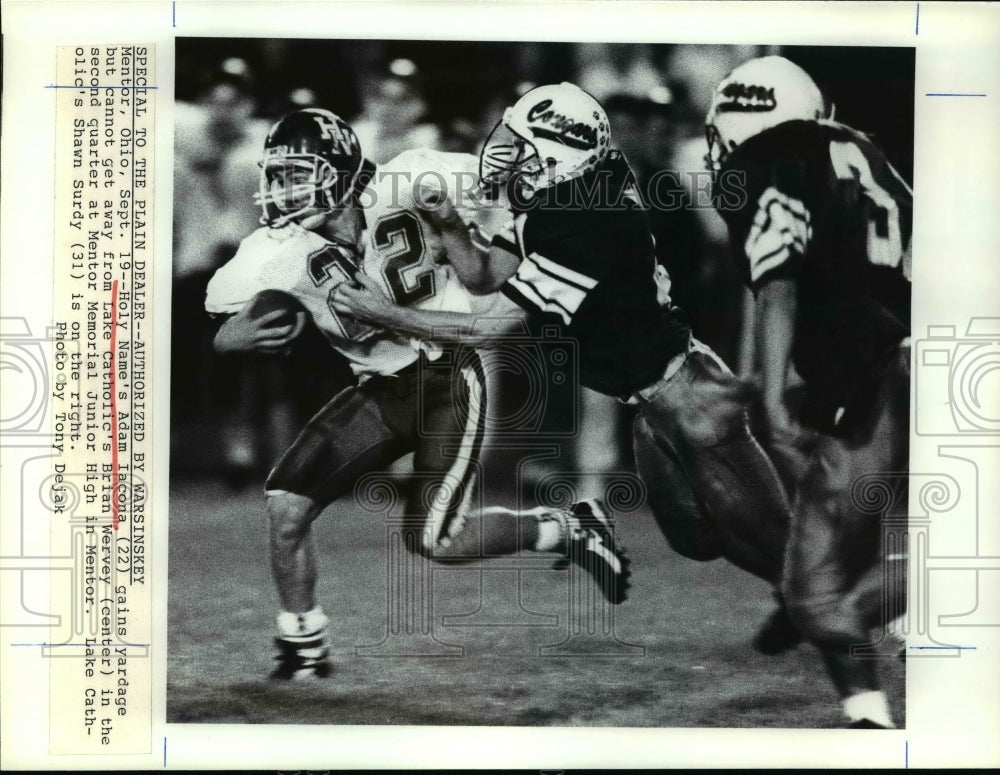 Press Photo Mentor Ohio- Holy Name&#39;s Adam Iacona (22) gains yardage - Historic Images