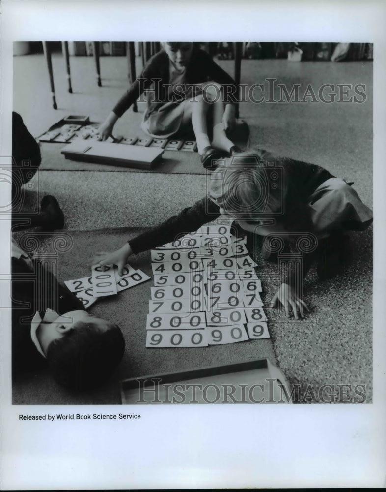 1968 Press Photo Students at Montessori School - Historic Images