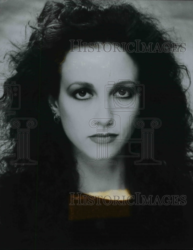 1988 Press Photo Bebe Neuwirth, Tony Award winner for her roles as Nickie - Historic Images