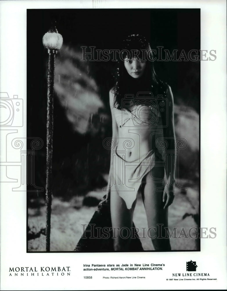 1997, Irina Pantaeva stars as Jade in "Mortal Kombat Annihilation" - Historic Images