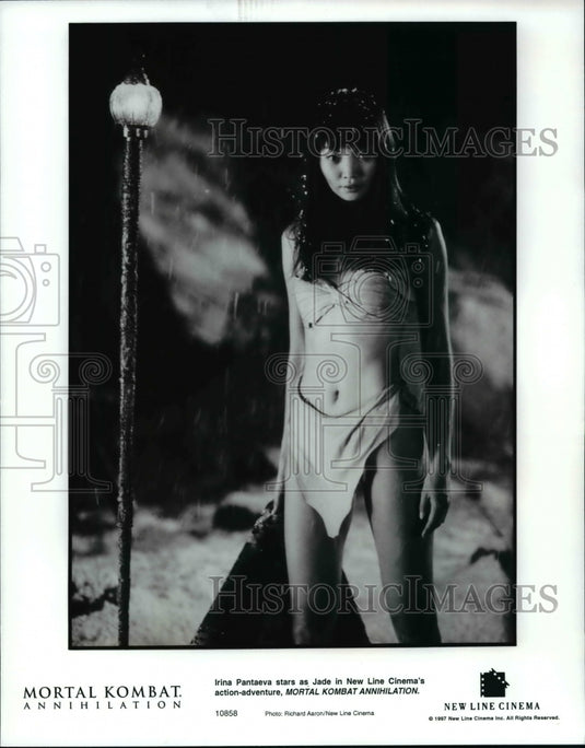 1997, Irina Pantaeva stars as Jade in "Mortal Kombat Annihilation" - Historic Images
