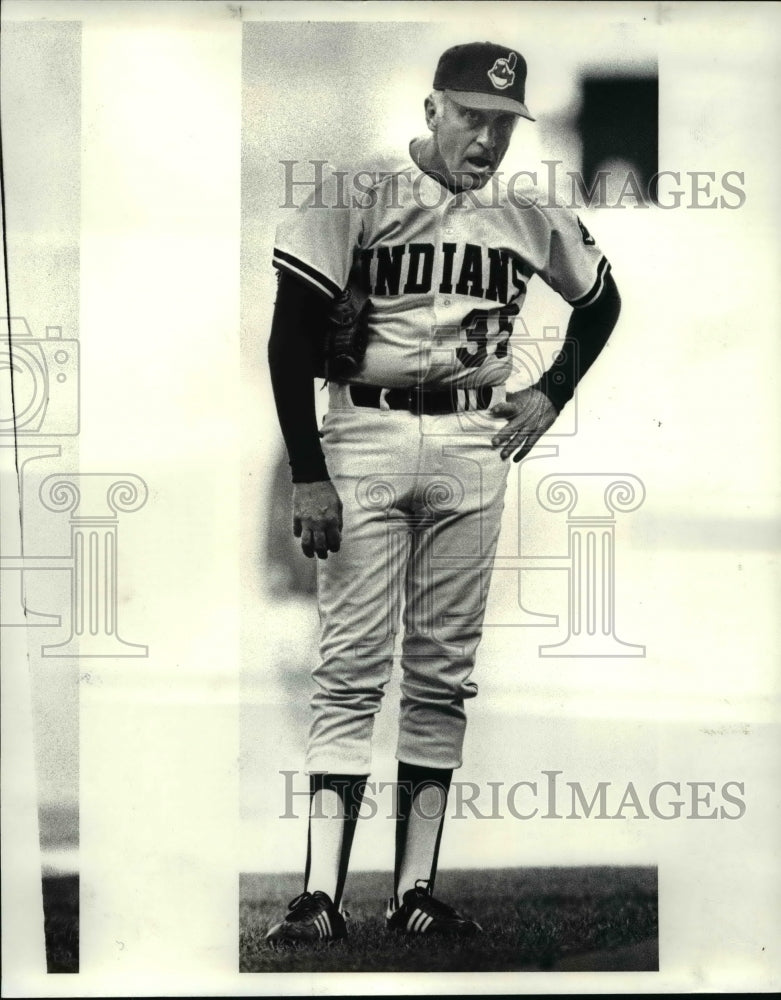 1986 Press Photo Phil Niekro of Indians Reacts to Ball Four Called by Umpire - Historic Images