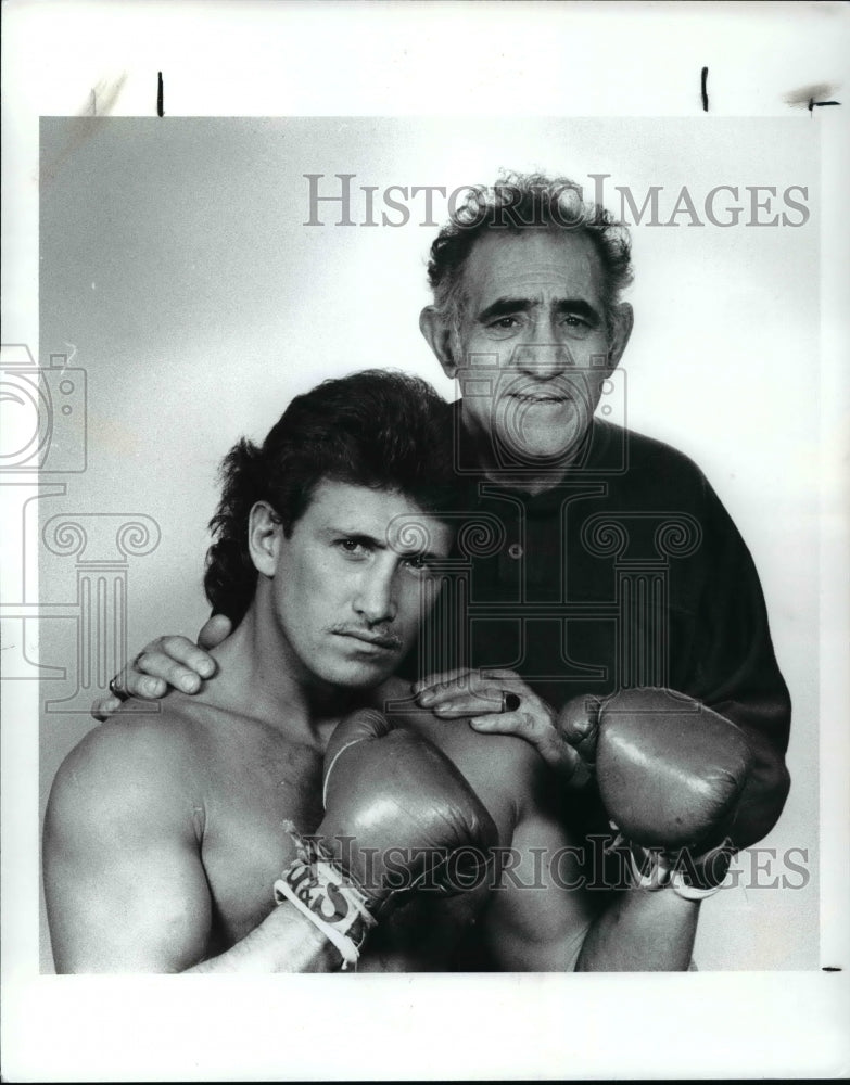 1988 Press Photo Nick Pappas with his trainer, Frank Tripoli. - cvb60085 - Historic Images