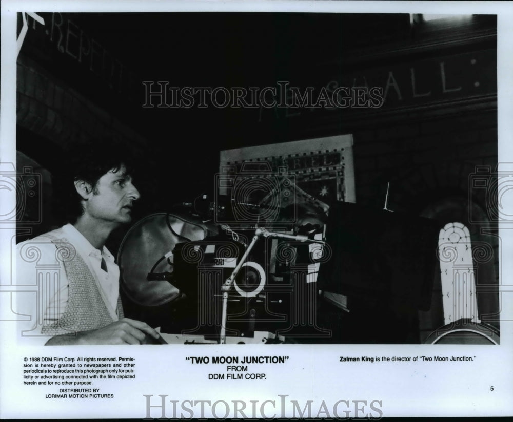 1989 Press Photo Zalman King is the Director of Two Moon Junction - cvb60096 - Historic Images