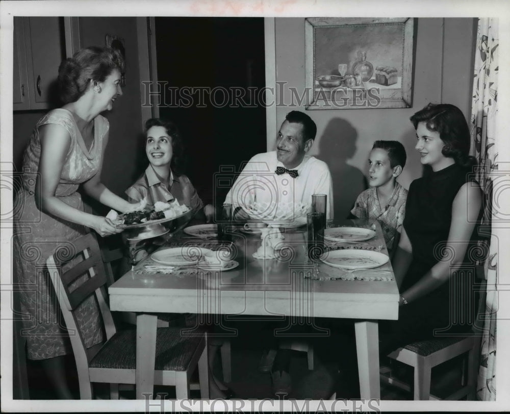 1956 Press Photo Robbie Palmer with her family - cvb60353 - Historic Images