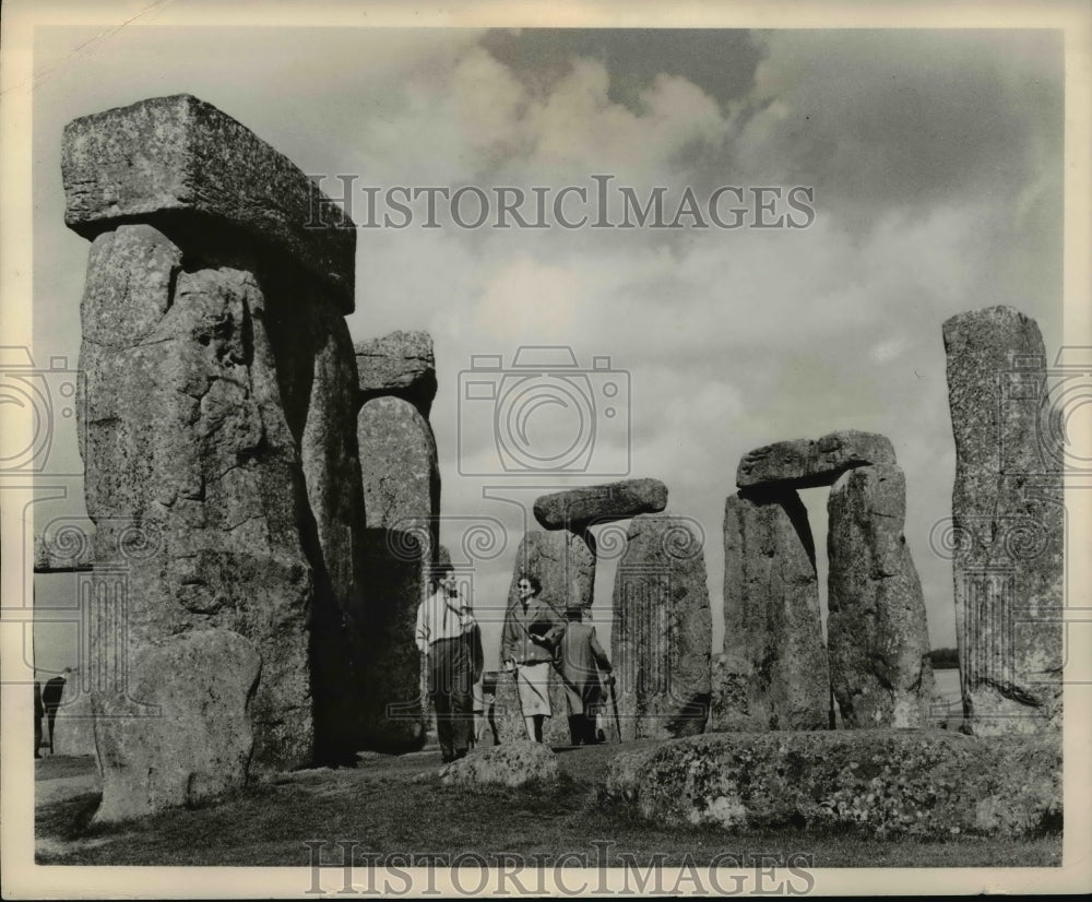 1960  England&#39;s Salisbury Plan attracts many visitors each year.-Historic Images