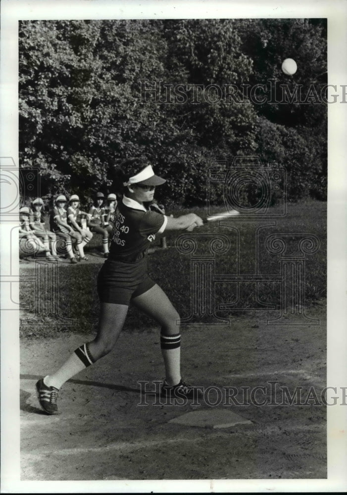 1981 Press Photo Janice Schuller-Mentor North Girls League at Morton Field - Historic Images