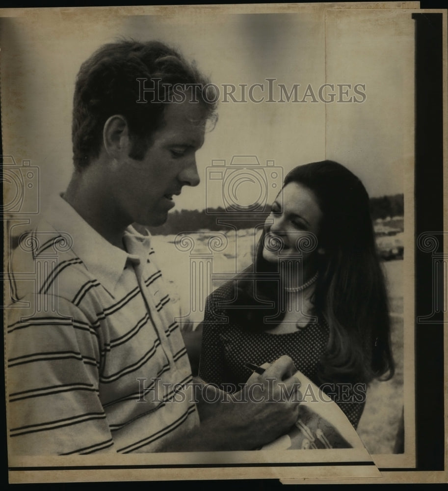 1971 L-R: Tom Weiskof &amp; Phyllis George, Miss America-Historic Images