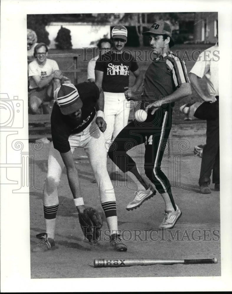 Press Photo Softball - cvb60815 - Historic Images