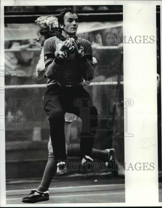 1983 Press Photo Fronr-back Peter Mowlik and Keith Furphy - cvb60908 - Historic Images