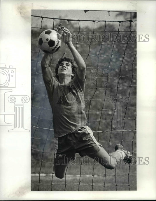 1983 Press Photo Chris Barosh-soccer goal keeper - cvb60924 - Historic Images