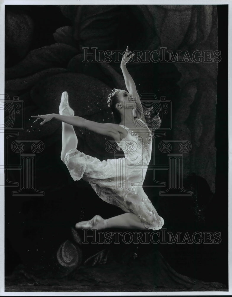 Press Photo Patricia Barker as Titania in a play &quot;A Midsummer Night&#39;s Dream.&quot; - Historic Images