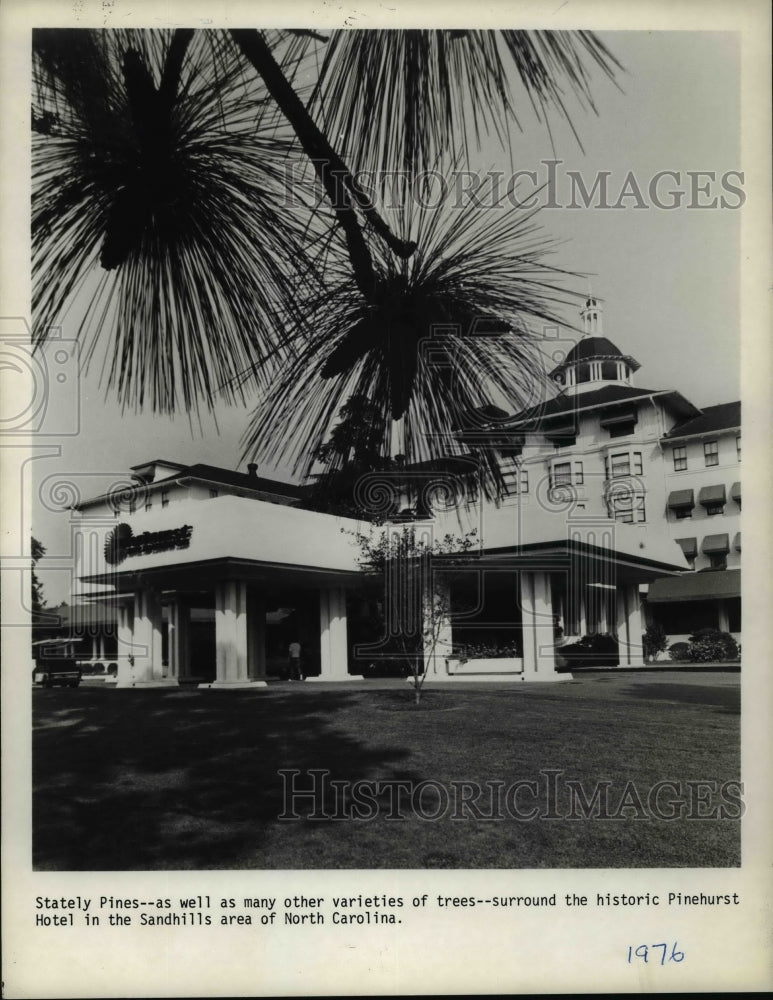 1976 Press Photo Stately Pines at Pinehurst Hotel in Sandhills, North Carolina - Historic Images