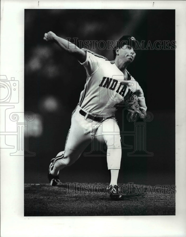 1989 Press Photo Indians vs Mariners Indians Tom Candiotti in the first inning. - Historic Images