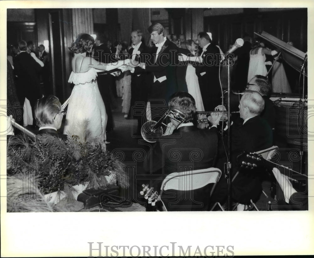 1978 Press Photo Debutantes Assembly Ball - cvb61462 - Historic Images