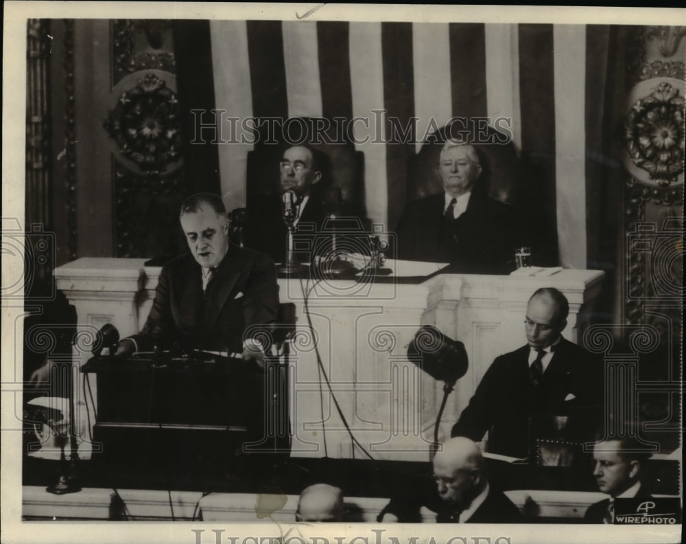1937 Press Photo Washington The President delivers his message to Congress.- Historic Images