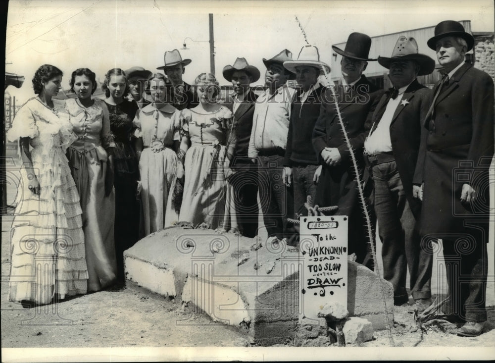 1937, Tombstone Reads Too Slow to Draw - cvb61553 - Historic Images