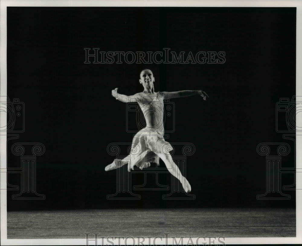 1993 Press Photo e Atlanta Ballet Prince Dancer Maniya Barredo - cvb61880 - Historic Images